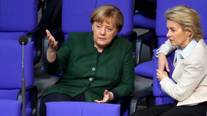 Merkel stützt von der Leyens harten Kurs
