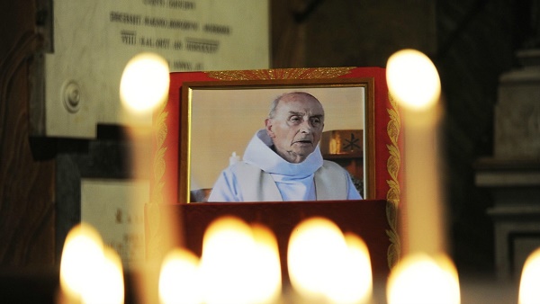 Le Vatican accepte d`accélérer la béatification du père Hamel