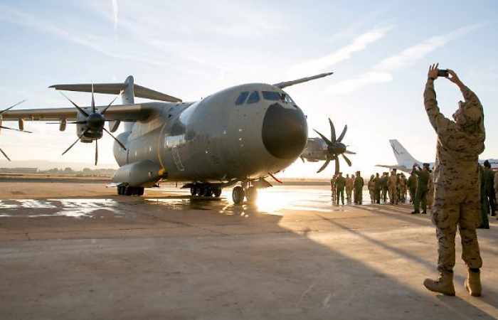 Militärflieger muss Flughöhe drosseln