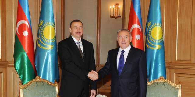 Azerbaijani, Kazakh presidents discuss bilateral cooperation