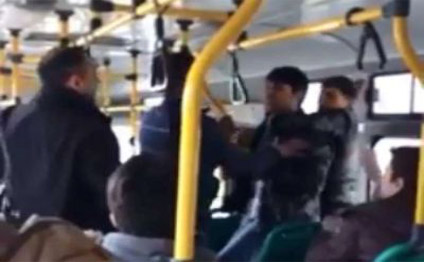 Bakıda avtobusda dava - VİDEO