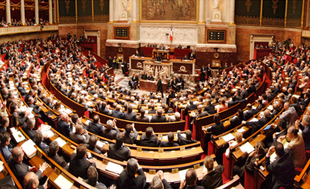 Parlement français approuve à l`unanimité la criminalisation de la négation du soi-disant génocide arménien - Renouvelé 