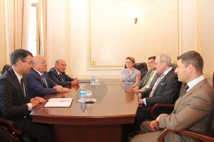 Mubariz Gurbanli meets with chairman of European Association of Jehovah`s Christian Witnesses