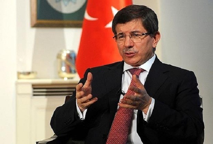 Davutoğlu : « Une fois, deux fois, puis nous dirons une minute »