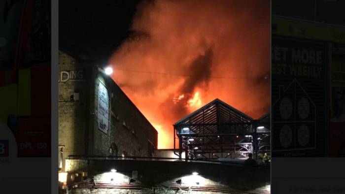 Royaume-Uni : un incendie ravage le marché londonien de Camden Lock