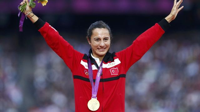 İdmançı qızıl medalını itirdi - Dopinq qalmaqalı