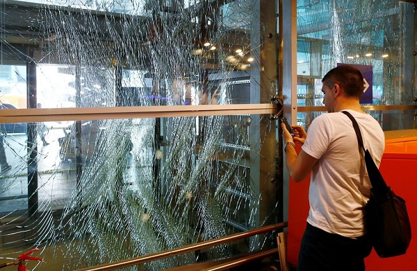 Le gouvernement turc bloque Facebook et Twitter après l`attentat d`Istanbul