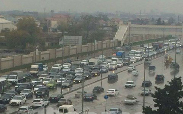 Bakını yağış bu günə qoydu - Video