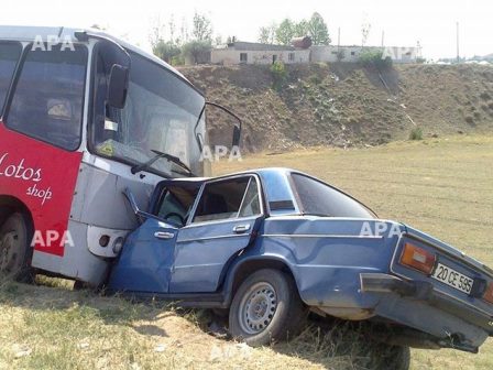 Avtobus qəza törətdi - Ölənlər var