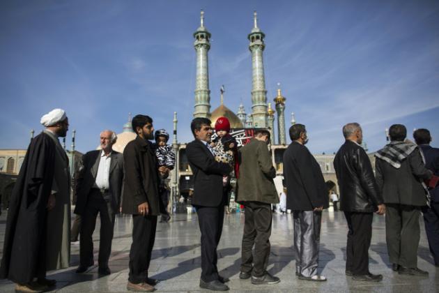 Vote prolongé en Iran à des srutins pour ou contre la poursuite de l`ouverture