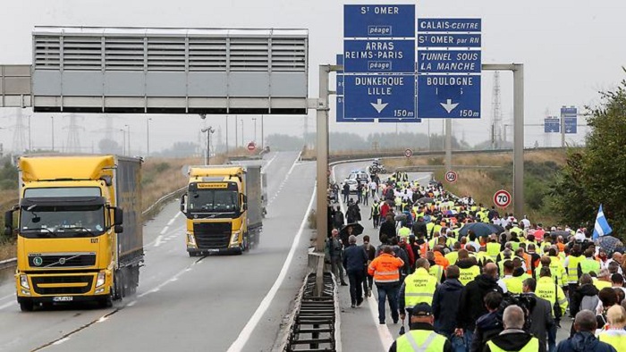 Fernfahrer blockieren “Dschungel“ von Calais