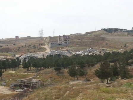 Bakıda daha 3 villa söküldü - VİDEO