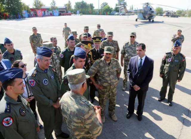 Azerbaijani defense minister attends "TurAz Qartalı 2017" exercises opening ceremony