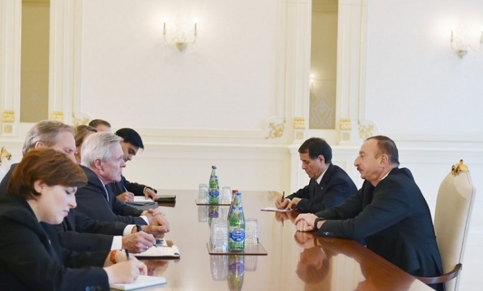 Azerbaijani President receives US Secretary of Navy