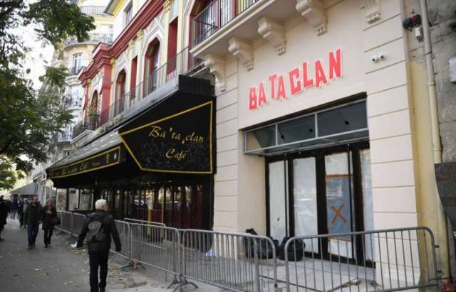 Attentats de Paris: mandats d'arrêt en France contre deux membres de la cellule