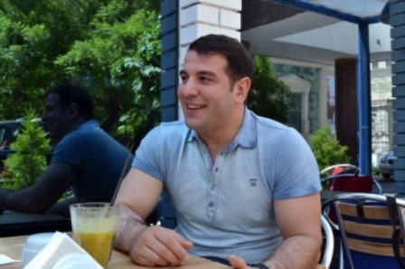 "6 supermarketim var" - Elnur Məmmədli
