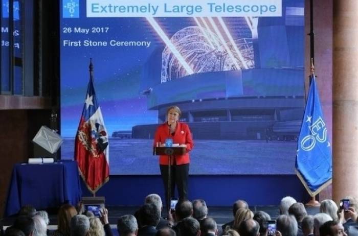 Le Chili construit un télescope record
