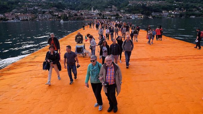 Christos “Floating Piers“ in Italien eröffnet