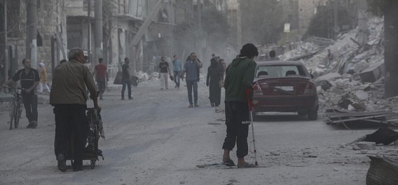 Syrie: la Russie et l`Iran doivent "sortir de leur double jeu", affirme Ayrault