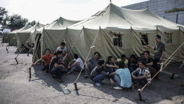 Nouvelle évacuation d`un campement d`environ 2.000 migrants à Paris