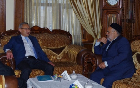 Şeyx səfirlə görüşüb