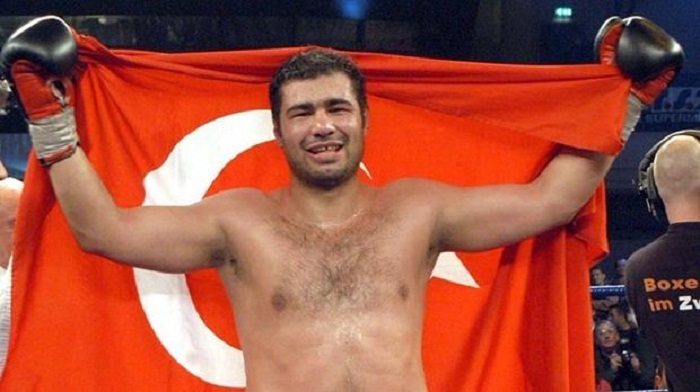 Samil Sham, premier champion du monde de boxe turc, est mort