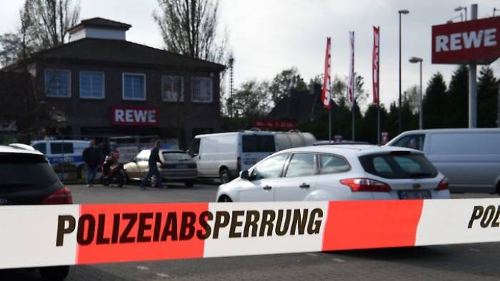 Mann vor Bremer Supermarkt erschossen