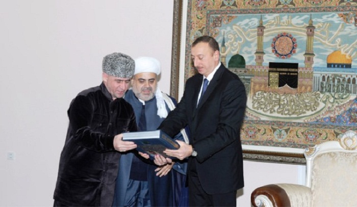 President Aliyev visits Imamzade religious complex in Ganja