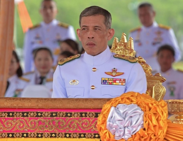 Thaïlande: le nouveau roi gracie des détenus