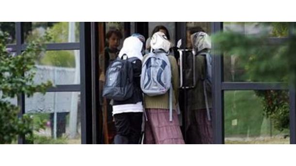 France:  "Tous voilés", une campagne contre les discours anti-voile du gouvernement