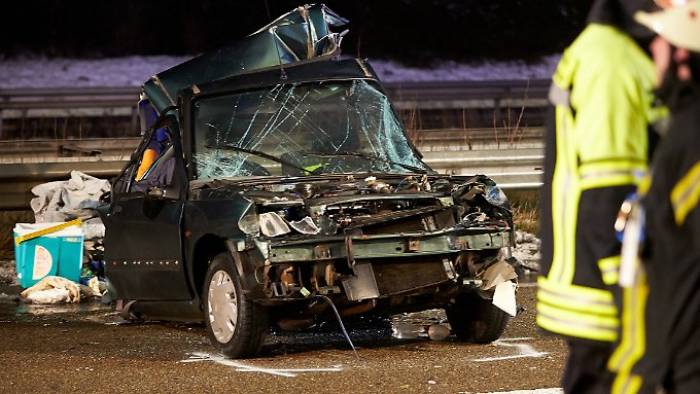 Lastwagen überfahren zwei Menschen