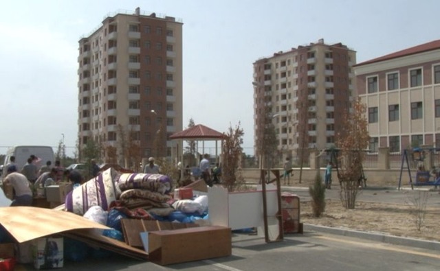Köçkünlər üçün yeni qəsəbə istifadəyə verildi