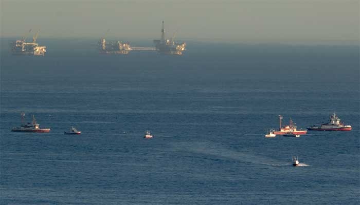 2 planes crash in mid-air, plunge into ocean off Los Angeles