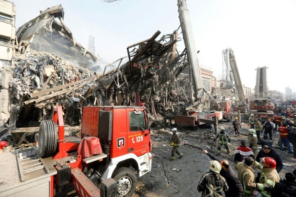 Iran: hommage aux pompiers tués dans l`effondrement d`un immeuble