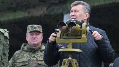 Jirinovski: `Yanukoviç ordu ilə qayıdır`