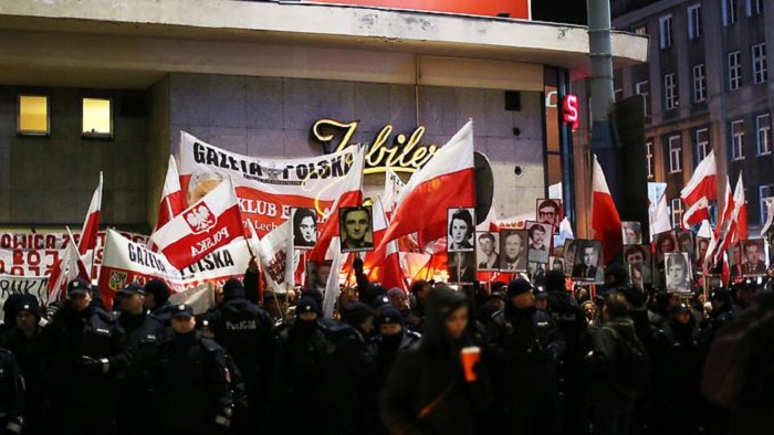 Polen demonstrieren gegen PiS-Regierung