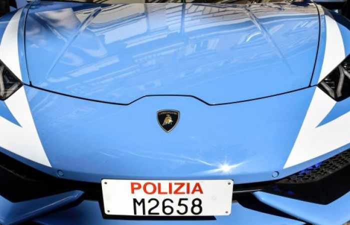 Hier kommt der neue Dienstwagen der italienischen Polizei