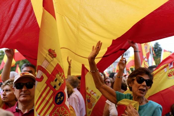 Madrid: des milliers de manifestants pour défendre l'unité de l'Espagne