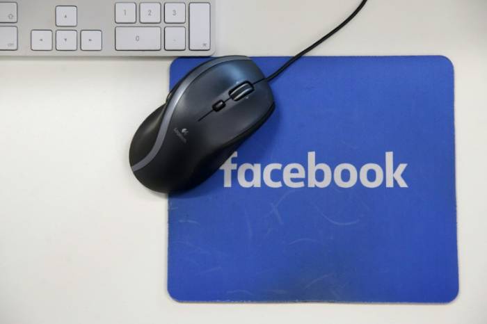 Fake news: avec l'aide des usagers, Facebook cherche les sources "fiables"