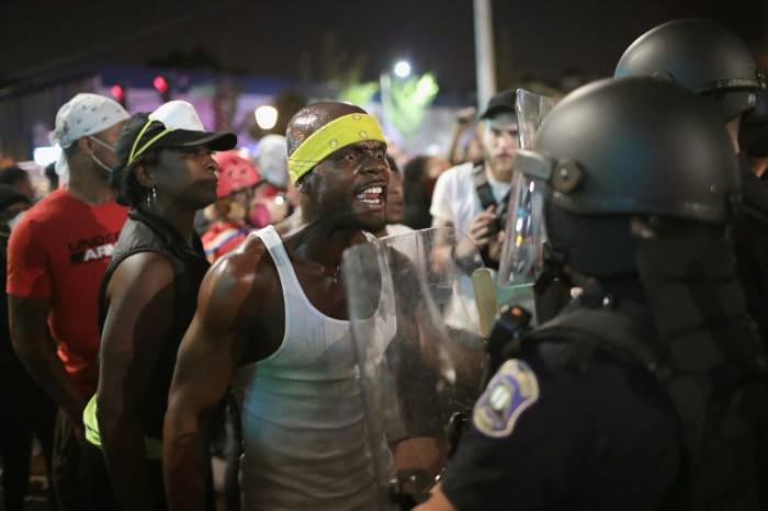 Etats-Unis: encore des violences à St. Louis après l'acquittement d'un policier