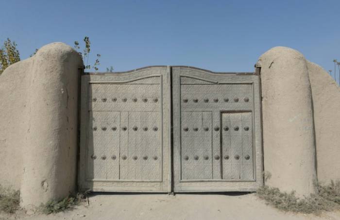 Dans le nord de l'Afghanistan, les mystères de la mosquée des Neuf Dômes