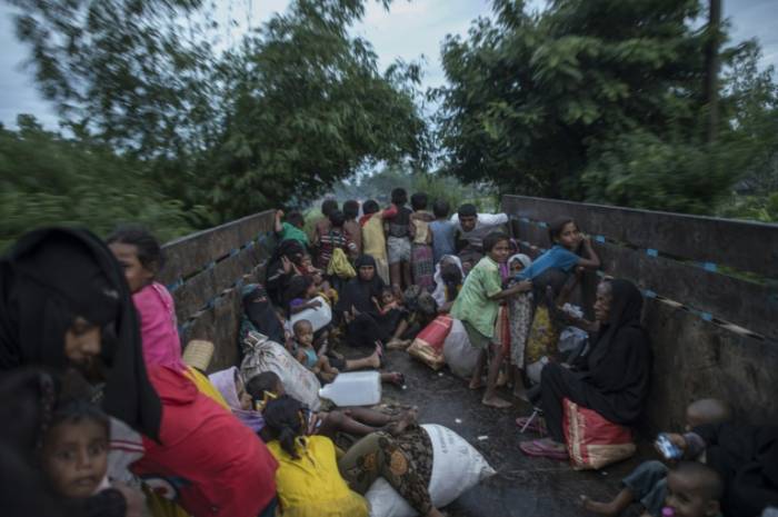 Naufrage de Rohingyas au Bangladesh: 12 morts, des dizaines de disparus
