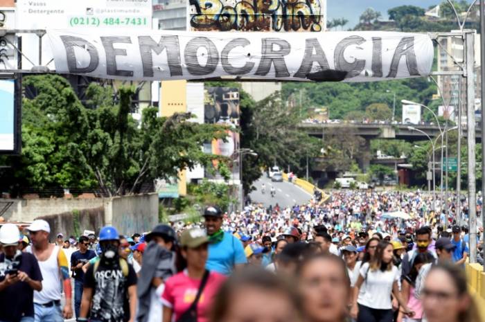 Venezuela: l'opposition appelle l'armée au dialogue