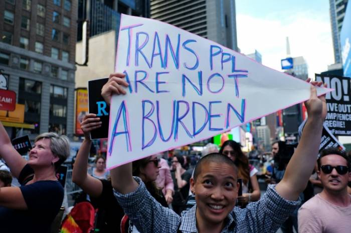Trump ordonne au Pentagone de ne plus recruter de personnes transgenres