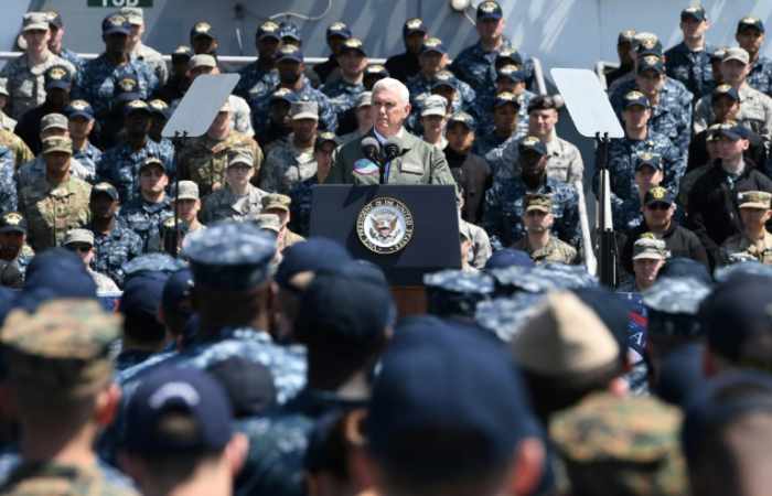 Corée du Nord: Mike Pence promet une "réponse écrasante"