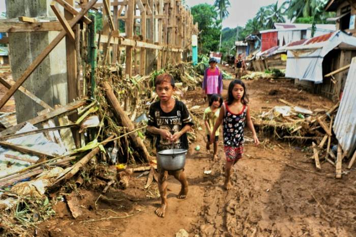 Philippines: 26 morts dans des glissements de terrain après une tempête