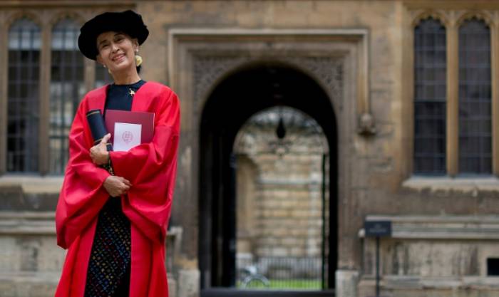 L'université d'Oxford retire un portrait de Aung San Suu Kyi