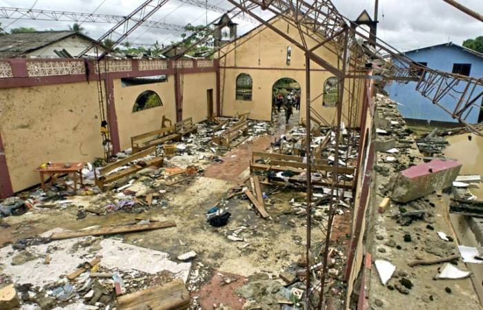 Colombie: exhumation des corps de personnes massacrées par les Farc en 2002