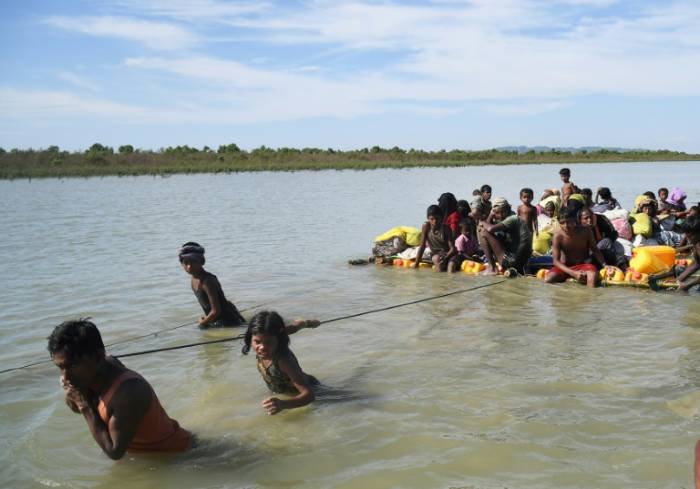 Rohingyas: Tillerson en Birmanie pour accentuer la pression sur l'armée