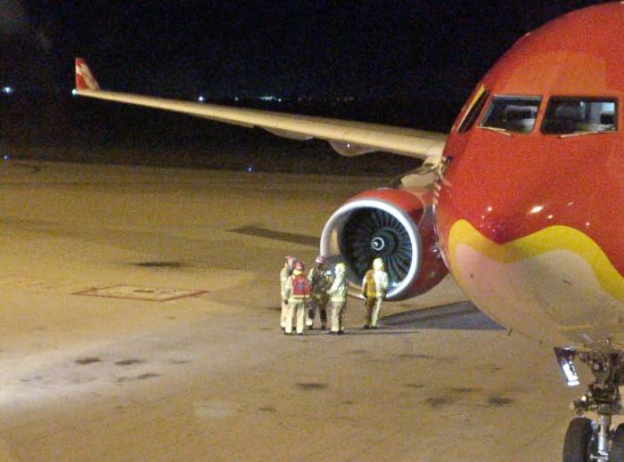 Australie: un vol d'AirAsia se pose après avoir probablement heurté un oiseau